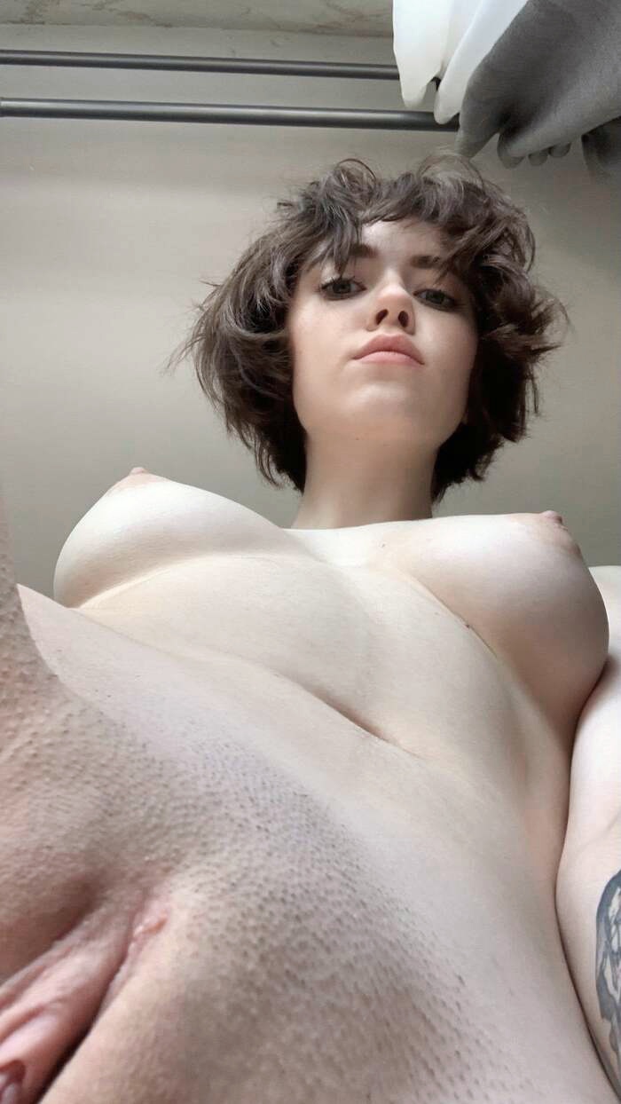 Yoursmalldoll1 a mix of innocence and temptation in her eyes